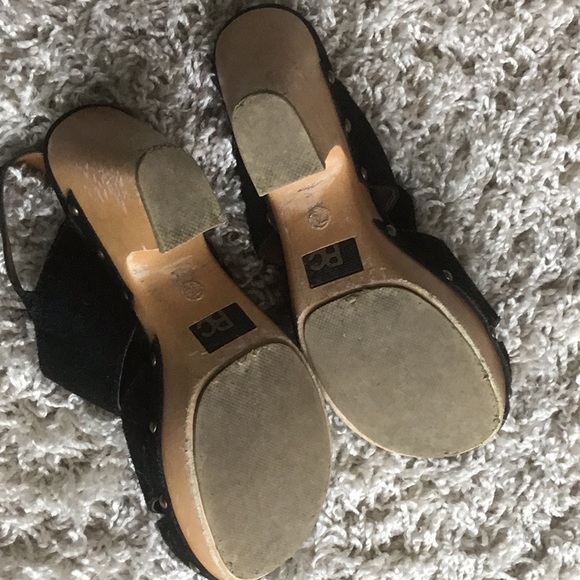 Size 7.5 closed toe black suede platform sandals - Picture 3 of 4